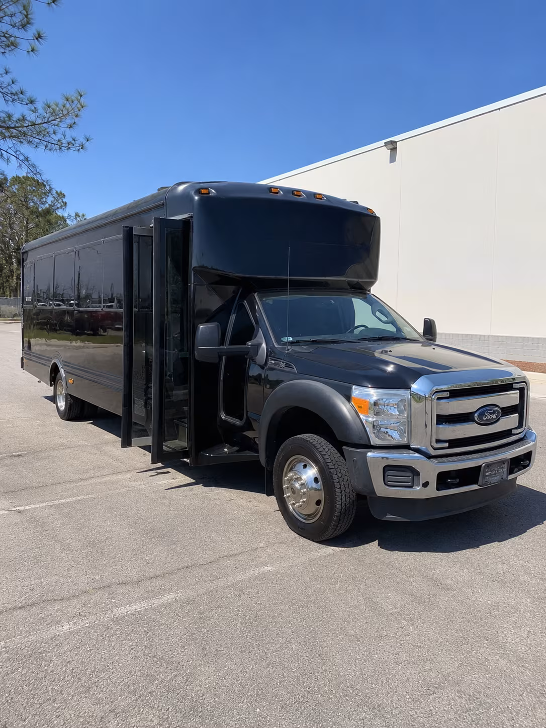 Ontario Homecoming & Prom Party Bus Rentals