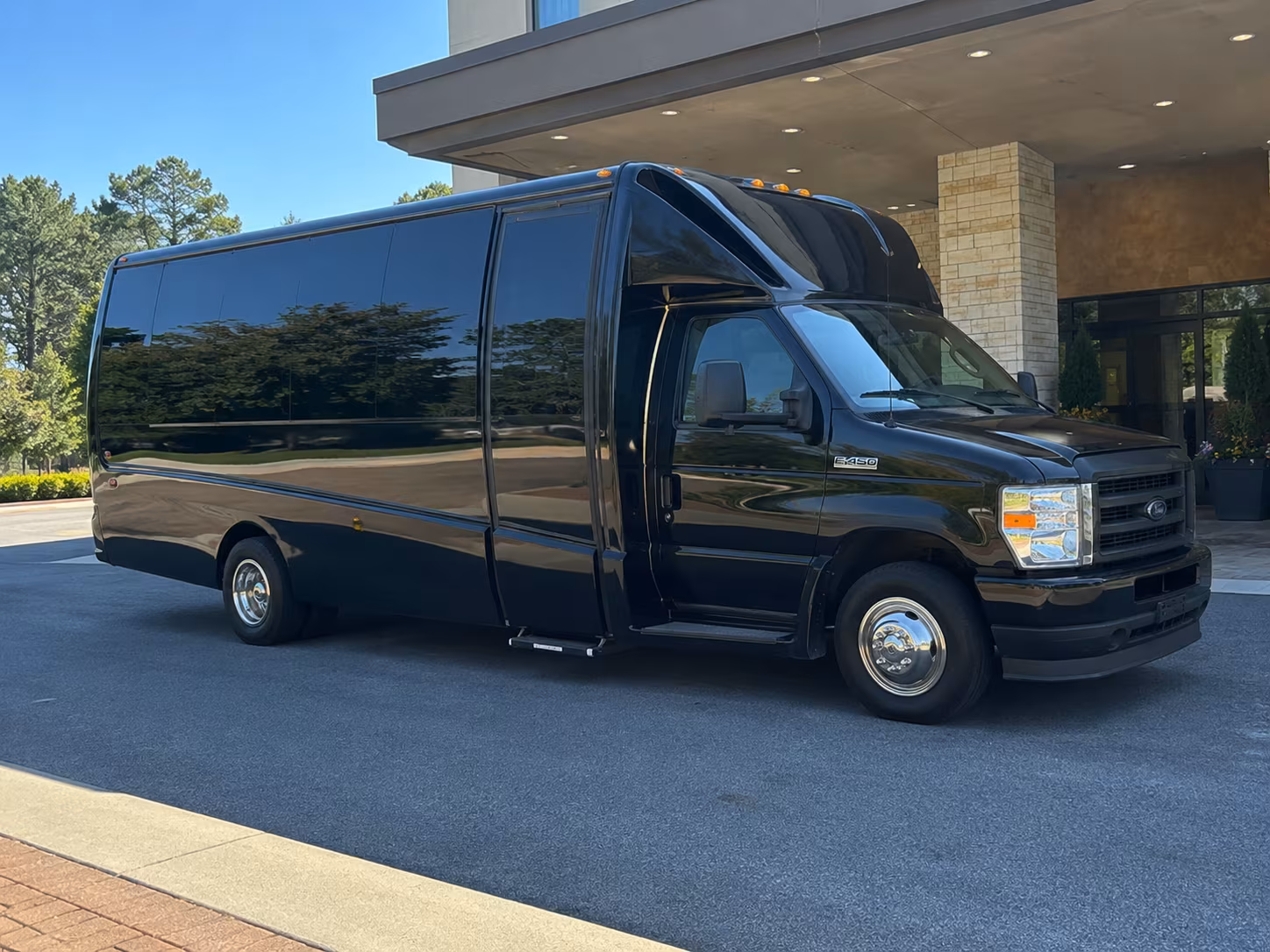 Ontario Wedding Transportation & Shuttle Service