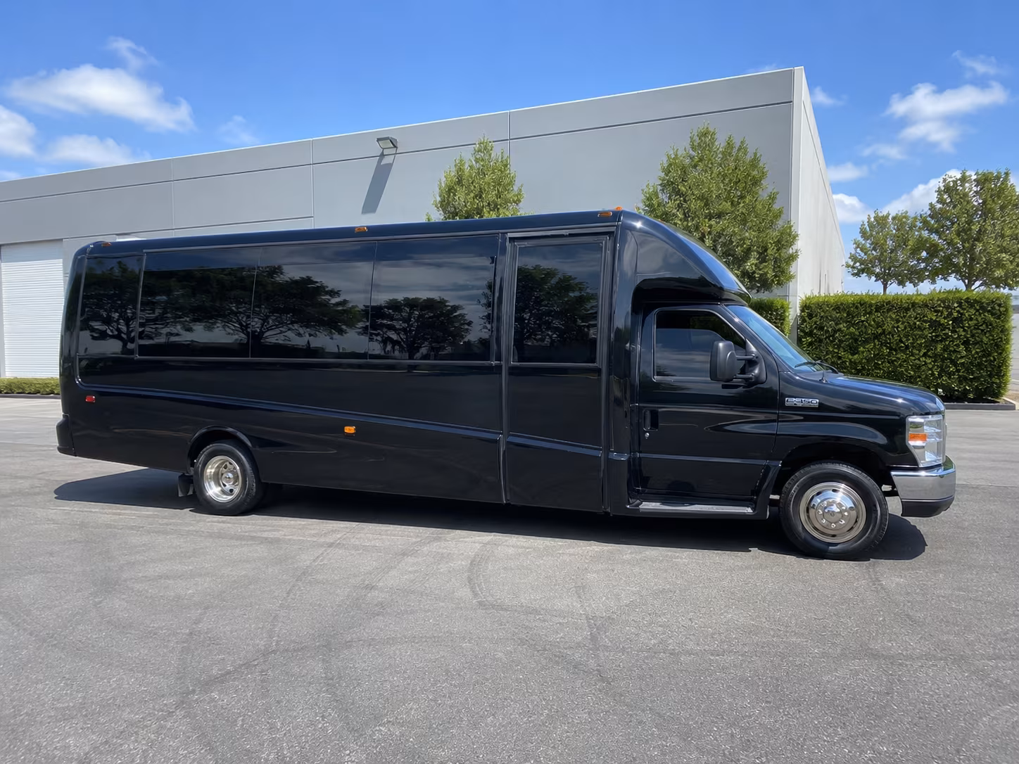 Paradise Winery Tour & Pub Crawl Transportation